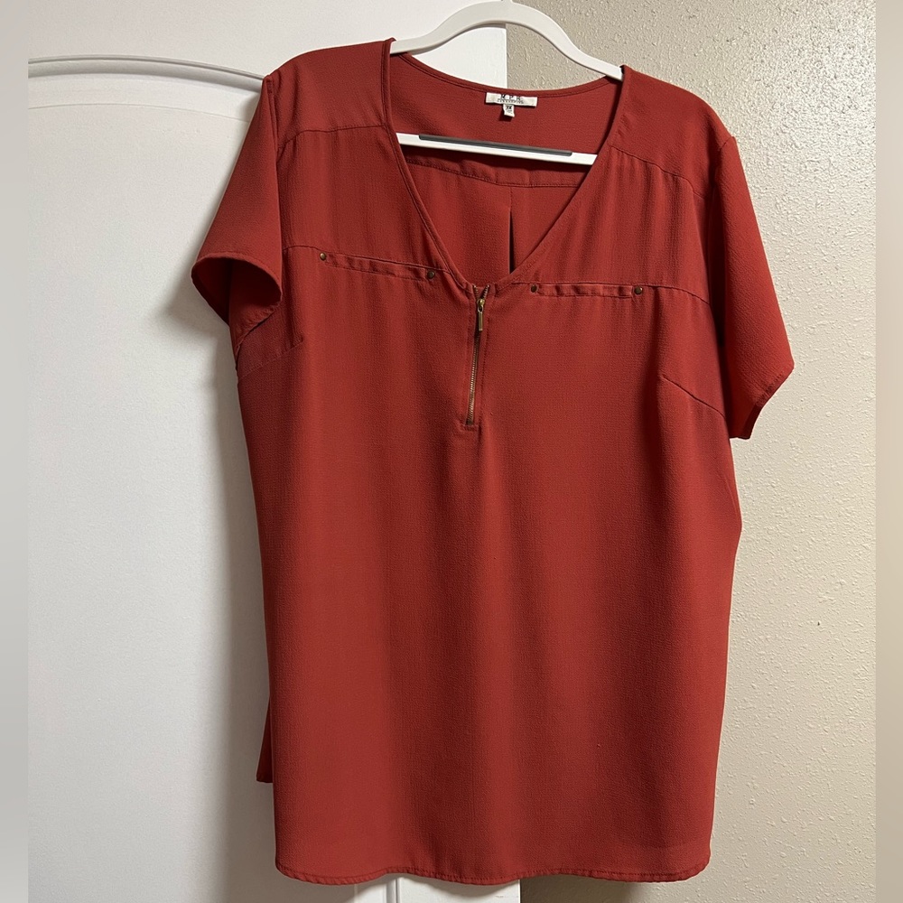 Never worn, runs a tad small!